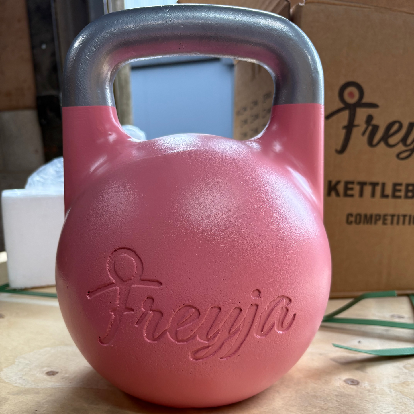 OUTLET | Pink Competition Kettlebells