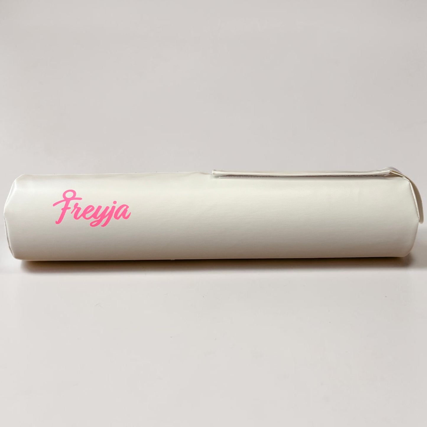 white barbell pad with freyja branding on 
